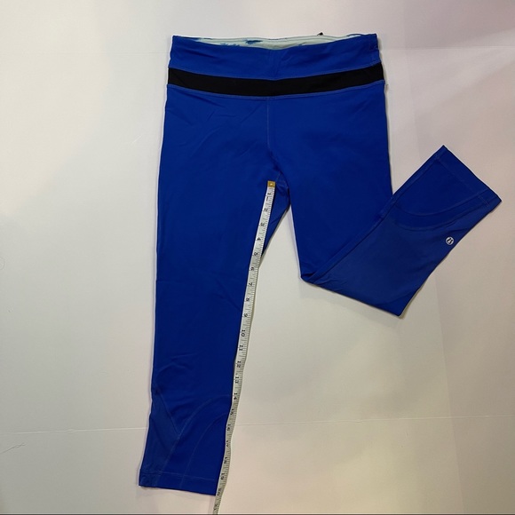 Lululemon Run: Inspire Crop II (Mesh)
Harbor Blue / Black Size 6 - Picture 11 of 14